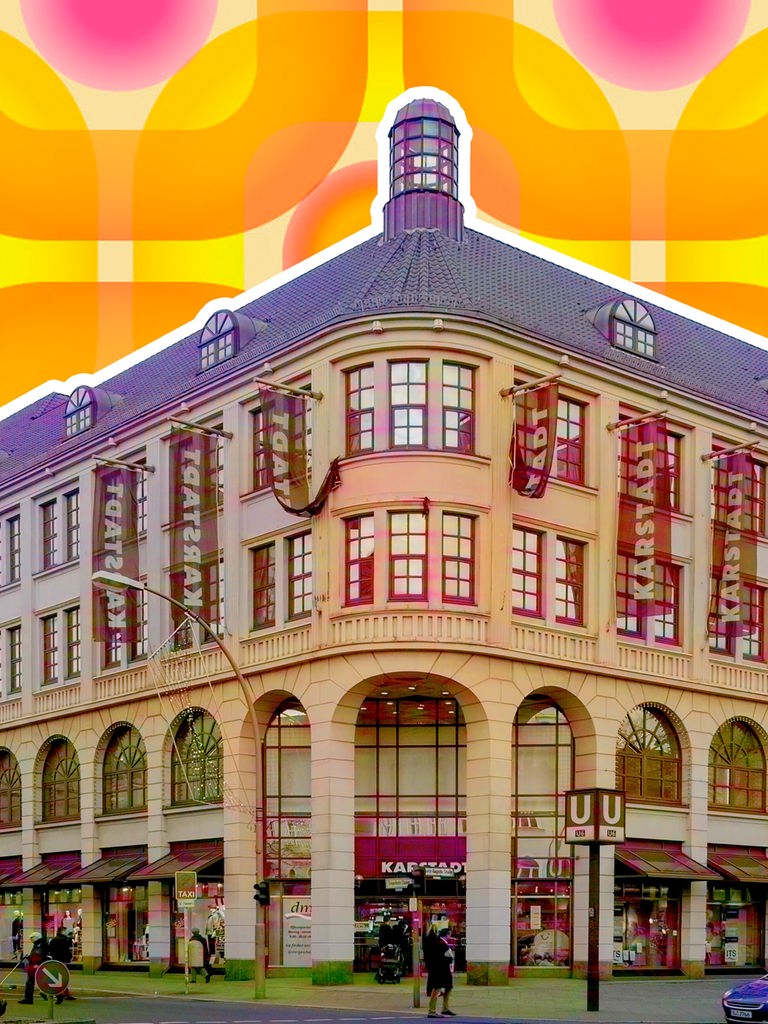 Die Fassade des Galeria in Berlin-Tempelhof/ Schöneberg ist frontal zu sehen. Die Architektur ist prächtig, mit großen Rundbögen. Die Filiale ist ausgeschnitten und vor einen Hintergrund gelegt, der an eine Retro-Tapete aus den 70ern erinnert.