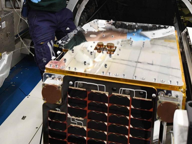 Der Satellit RemoveDebris soll Weltraumschrott einfangen