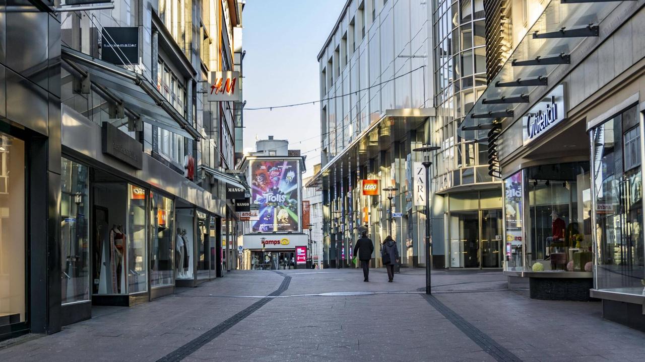 Menschenleere Fußgängerzone in Essen