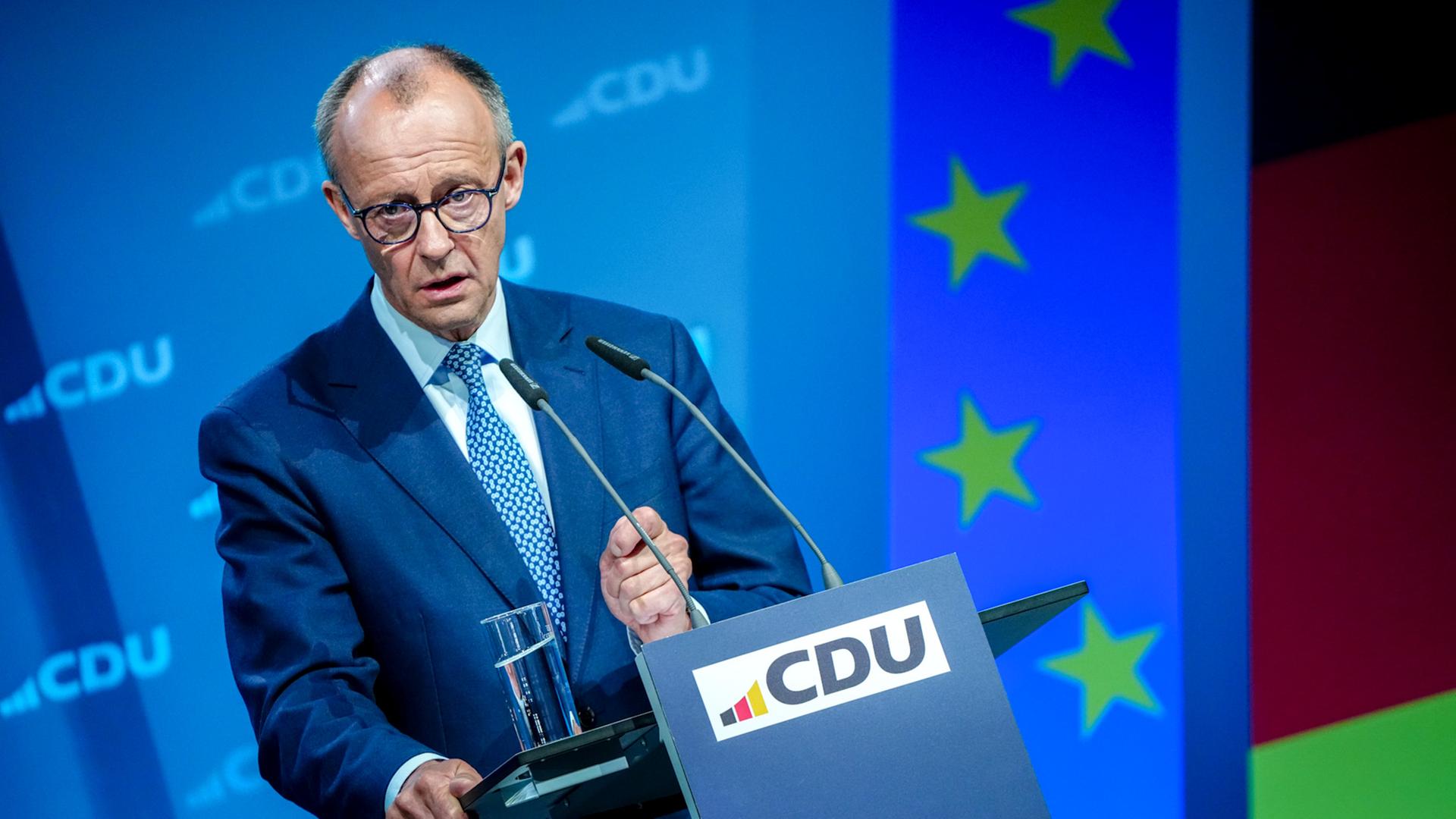 Friedrich Merz, Unions-Kanzlerkandidat und CDU-Bundesvorsitzender, spricht beim Bundesausschuss der CDU. 