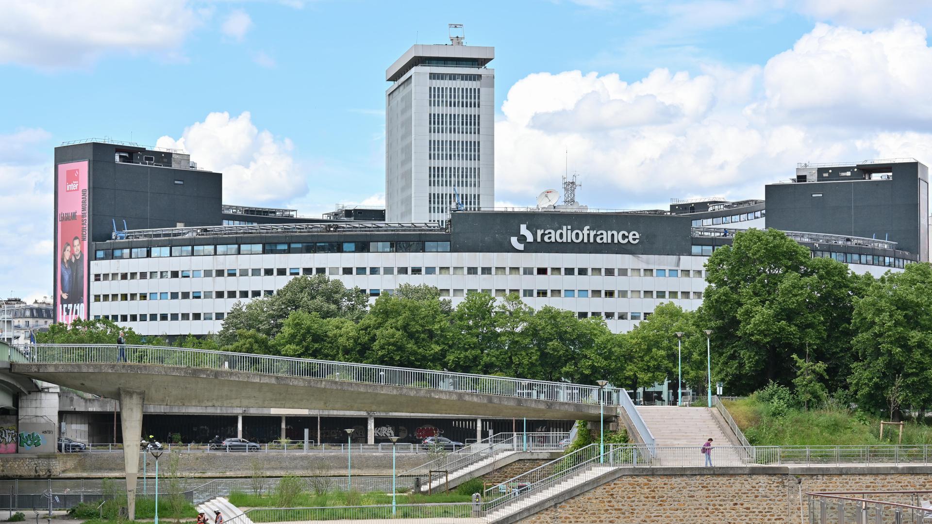 France, Paris, May 23 2024. View of the entire Maison de la Radio. Illustration of the Maison de la Radio et de la Musique, which houses the offices and studios of Radio France, in western Paris. Photograph by Henrique Campos / Hans Lucas. France, Paris, 23 Mai 2024. Vue sur l ensemble de la maison de la radio. Illustration la maison de la Radio et de la Musique qui accueille les bureaux et les studios de Radio France, dans l ouest parisien. Photographie de Henrique Campos / Hans Lucas